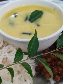 ગુજરાતી કઢી (Gujarati kadhi recipe in Gujarati) રેસીપી મુખ્ય ફોટો