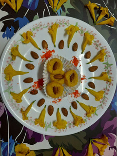 કેસર પેંડા (Kesar Penda Recipe In Gujarati) રેસીપી મુખ્ય ફોટો