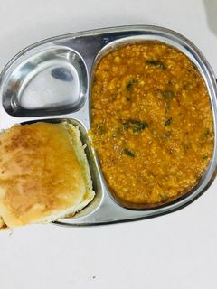 પાવભાજી (Pav Bhaji Recipe In Gujarati) રેસીપી મુખ્ય ફોટો