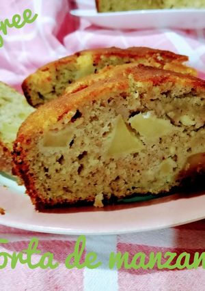 Una foto de Torta de manzana con trigo sarraceno/ torta di mela con grano sa
