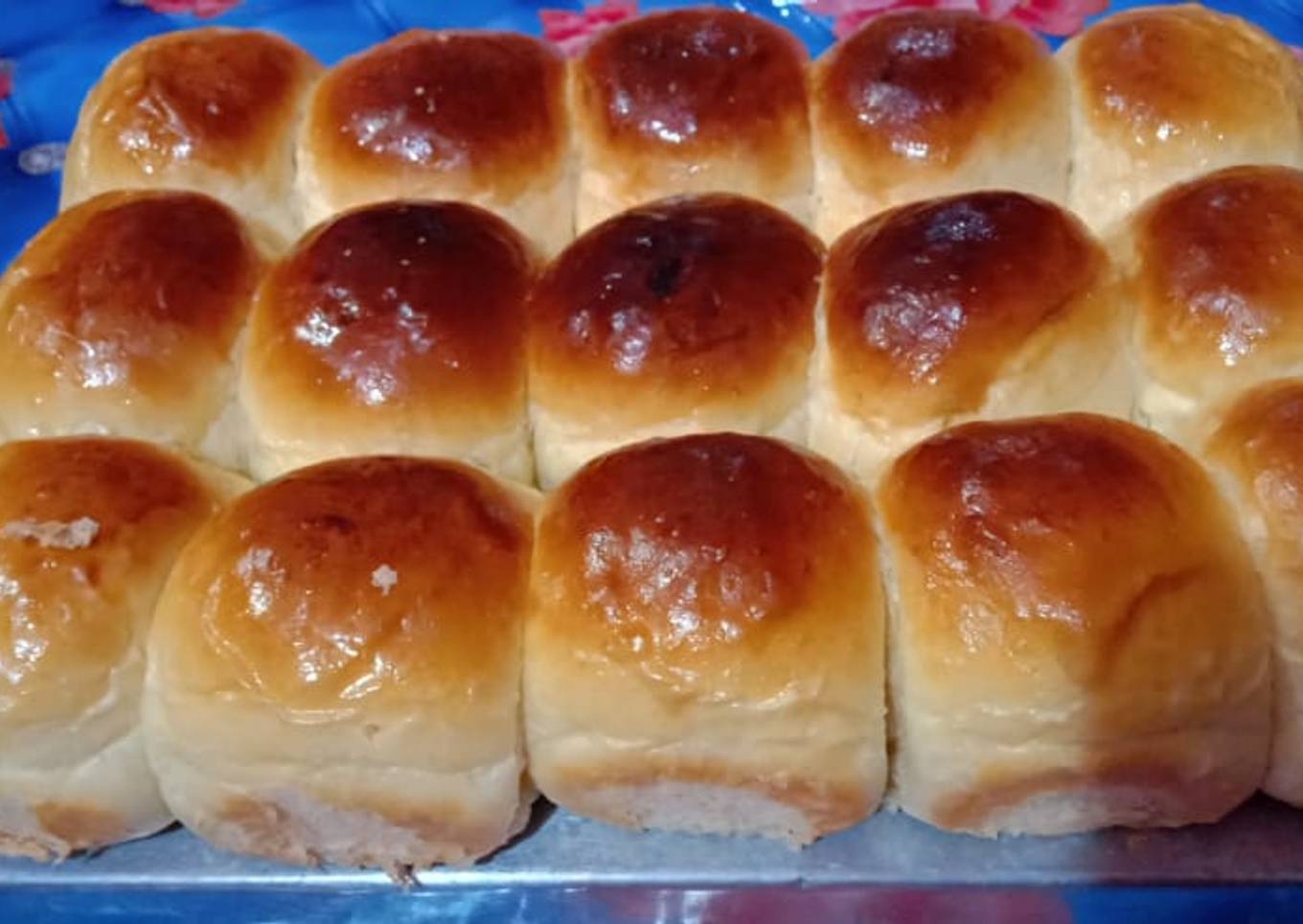 Dinner buns