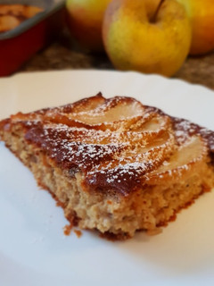 Una foto de Bizcocho de manzana y avena integral