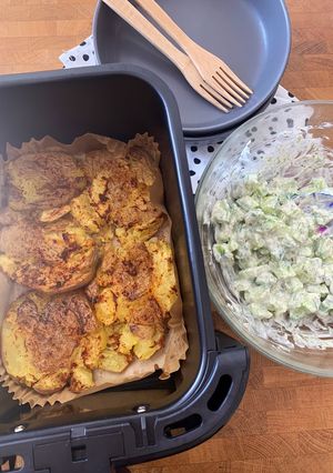 A picture of ☆Smashed Potato Salad - Salade de Pommes de Terre Écrasées, Airfryer Style☆.