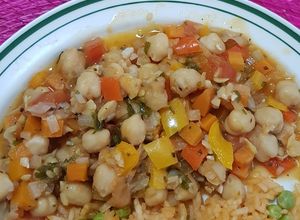 Una foto de Garbanzos con verduras