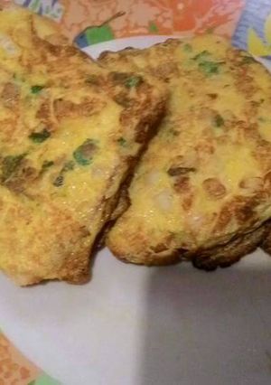 A picture of French toast.