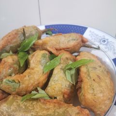 A picture of Potato stuffed Chillos🥔🌶️.