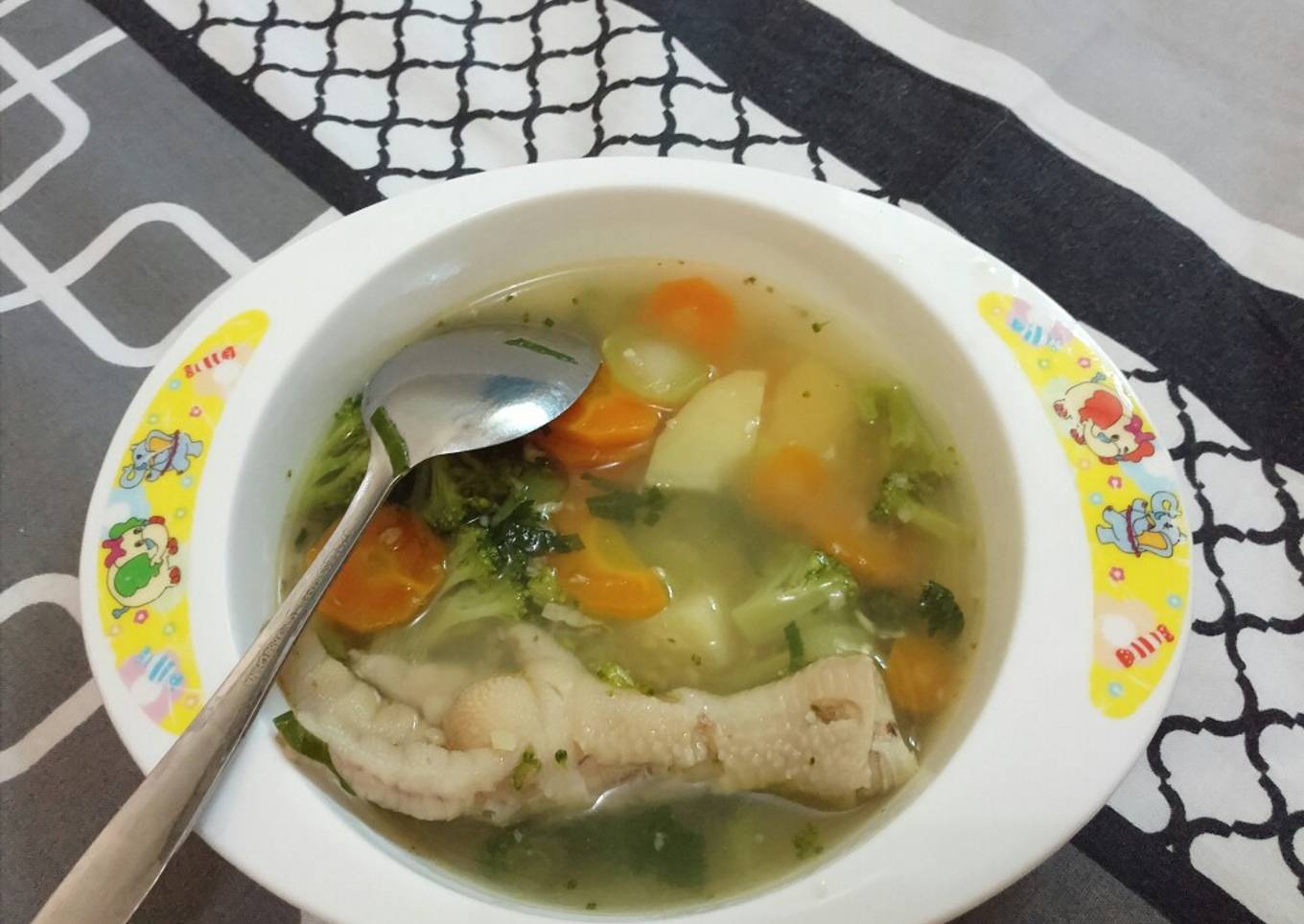 Sop kaki ayam (ceker)