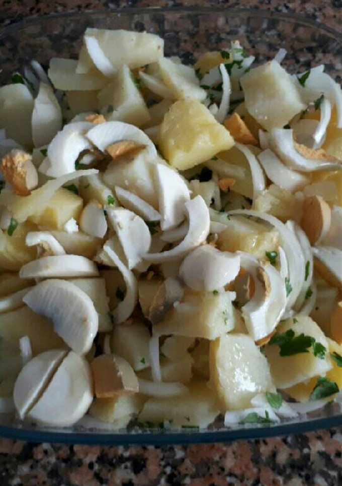 Una foto de Patatas aliñadas