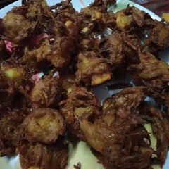 A picture of Onion Potato Fritters.
