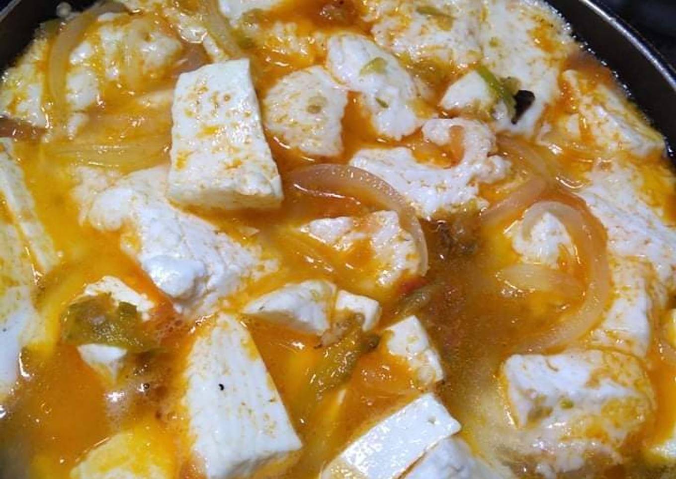 Queso con chile y cebolla