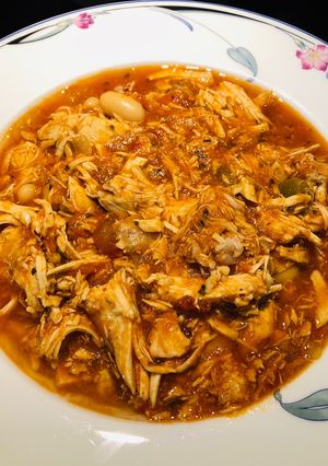 A picture of Shredded Chicken 🐔 Tomato 🍅 Soup 🍜.
