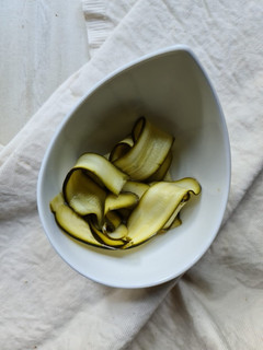 A picture of Pickled baby marrow.