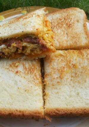 Foto resep Roti Panggang Kornet Telur