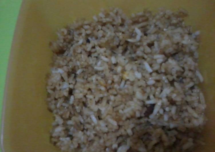 Langkah Mudah untuk Membuat Nasi Goreng Lapchiong / Sosis, Sempurna