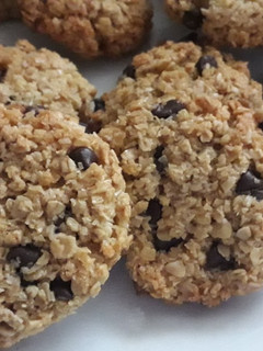 Una foto de Galletitas (sin harina) de avena y coco 🥥🍪
