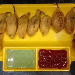 A picture of Stuff paneer chilli pakode.