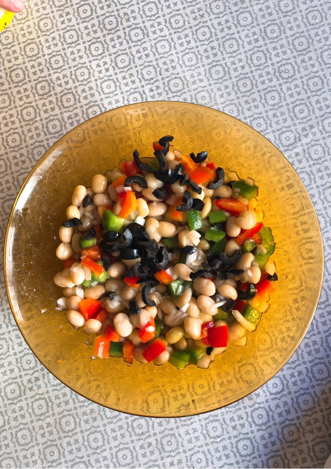 Una foto de Ensalada fría de pochas