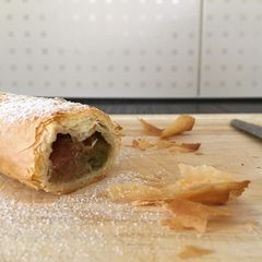 A picture of Rhubarb Strudel.