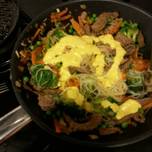 Fideos de arroz (noodles) con ternera y verduras al curry