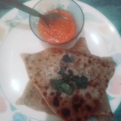 A picture of Momos Paratha.