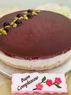 Foto di Cheesecake Amarena e Pistacchio senza lattosio e senza glutine