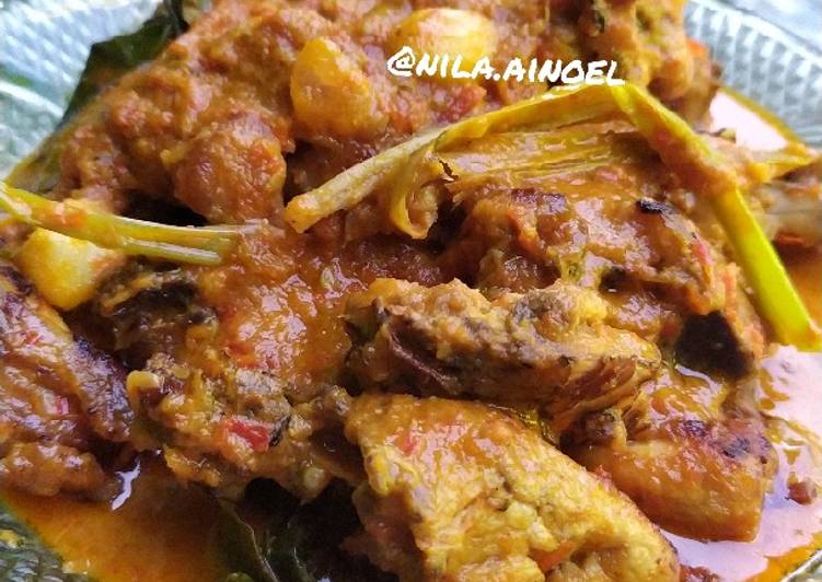 Ayam masak piniki
