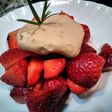 Fresas con helado de turrón