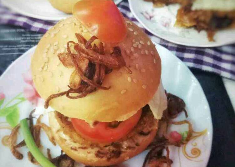 Centrefilled caramalized Fish Burger