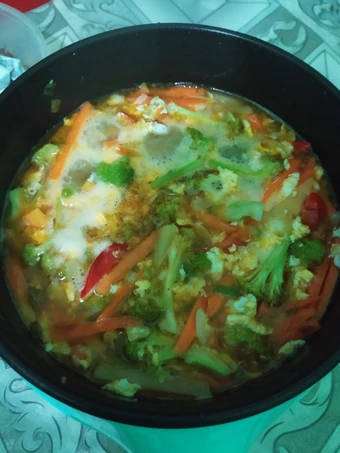 Langkah Mudah untuk Membuat Resep Sup warna warni ala anak kost yang Uenak Anti Ribet, Bisa Manjain Lidah