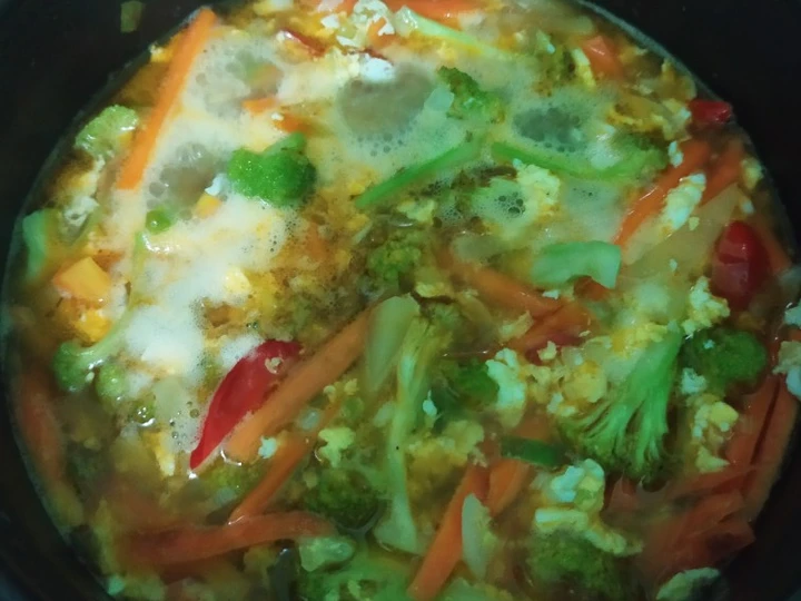 Langkah Mudah untuk Membuat Resep Sup warna warni ala anak kost yang Uenak Anti Ribet, Bisa Manjain Lidah