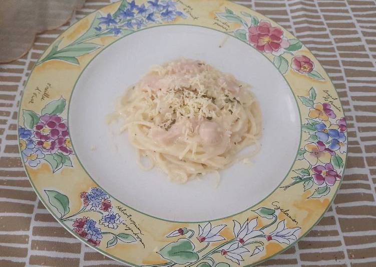 Resep Spaghetti saos putih sosis ayam ala rumahan yang Bisa Manjain Lidah