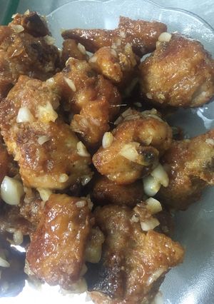 Hình của món Cánh gà chiên bơ tỏi cấp tốc cho người lười.