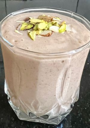 A picture of Fresh Fig Date & Dry Fruit Smoothie.