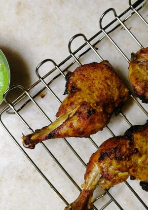 ग्रिल्ड चिकन इन ओवन (grilled chicken in oven recipe in Hindi) रेसिपी मुख्य फोटो