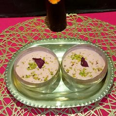A picture of Makhana Rose Kheer.