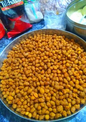 चटपटे तीखे पीनट्स(chatpate tikhe peanuts recipe in hindi) रेसिपी मुख्य फोटो