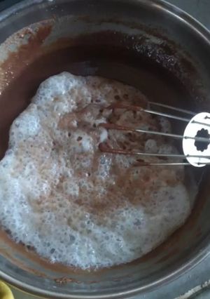 બોર્ન બોર્ન બિસ્કીટ કેક (Bournbon Biscuit Cake Recipe In Gujarati) રેસીપી મુખ્ય ફોટો