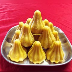 A picture of Kesar Mawa Modak.