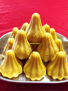 A picture of Kesar Mawa Modak.