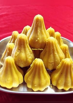 A picture of Kesar Mawa Modak.