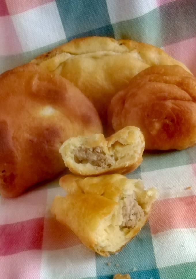 Пиріжки з м'ясом