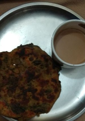 A picture of Methi paratha.