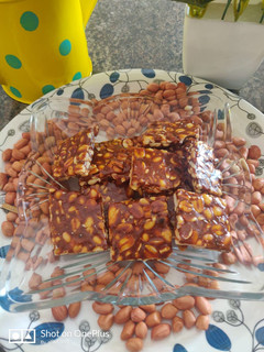 मूंगफली की चिक्की(moongfali ki chikki ki recipe in recipe) रेसिपी मुख्य फोटो