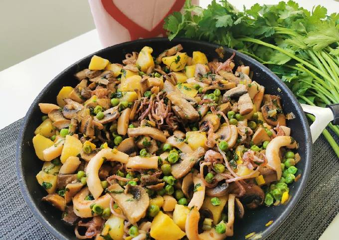 Salată caldă cu seppioline și calamar, rețetă de Alina's Tasty Recipes - Rețete Cookpad