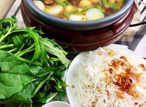 Hình của món Lẩu Gà Nấu Ớt Xiêm Xanh.