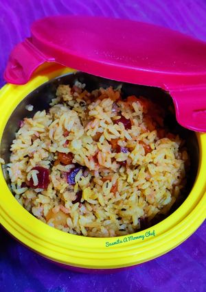 A picture of Beet-carrot rice for kids lunch box.