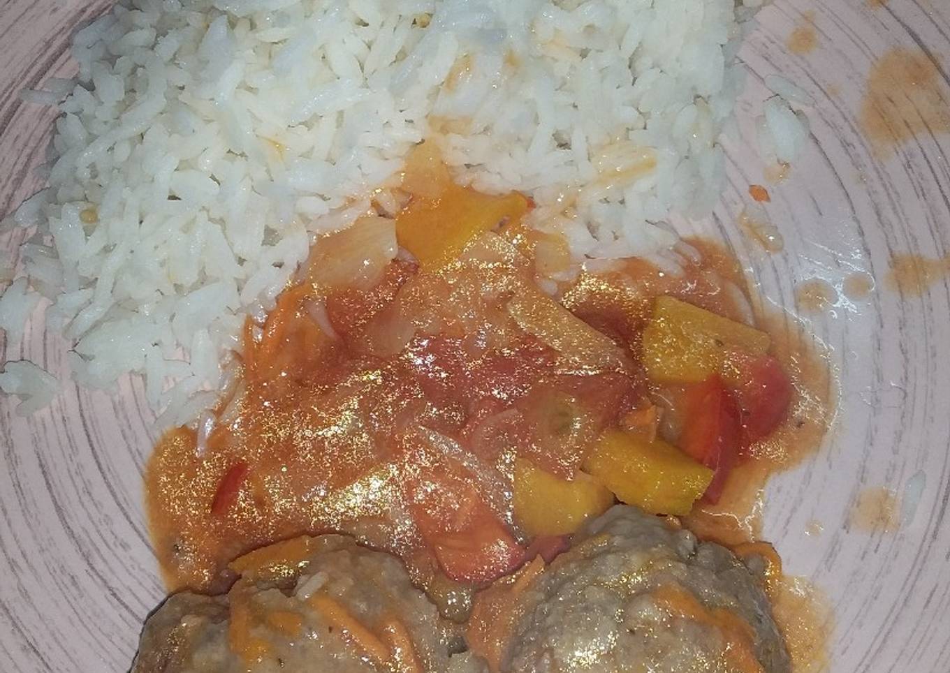 Albóndigas con arroz