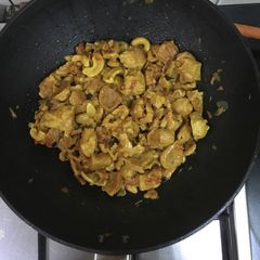 A picture of Dry urad dal vadi.