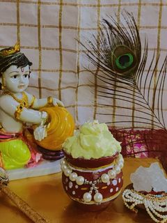 मक्खन मिश्री(Makhan mishri recipe in Hindi) रेसिपी मुख्य फोटो