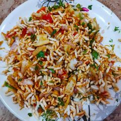 A picture of Bhel puri.